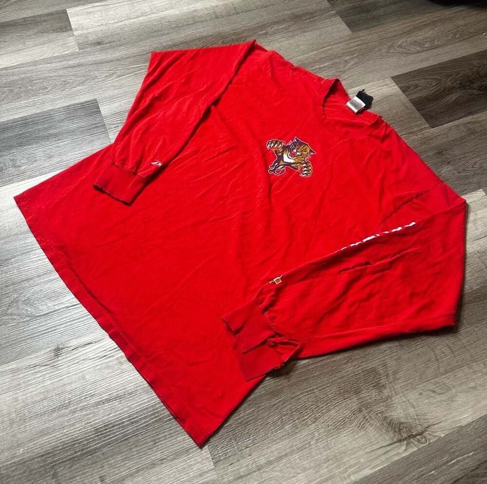 Vintage Pro Player Florida Panthers NHL Center Ice Long Sleeve Graphic T-Shirt